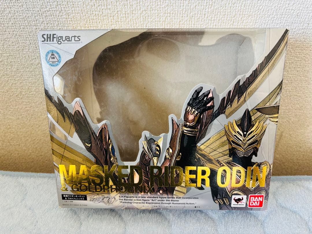 フィギュアアーツ　仮面ライダーオーディン