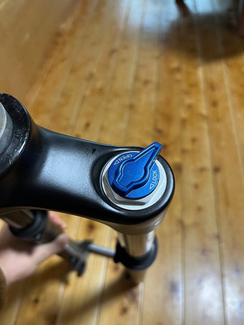 サンツアー　フロントフォーク　140mmストローク