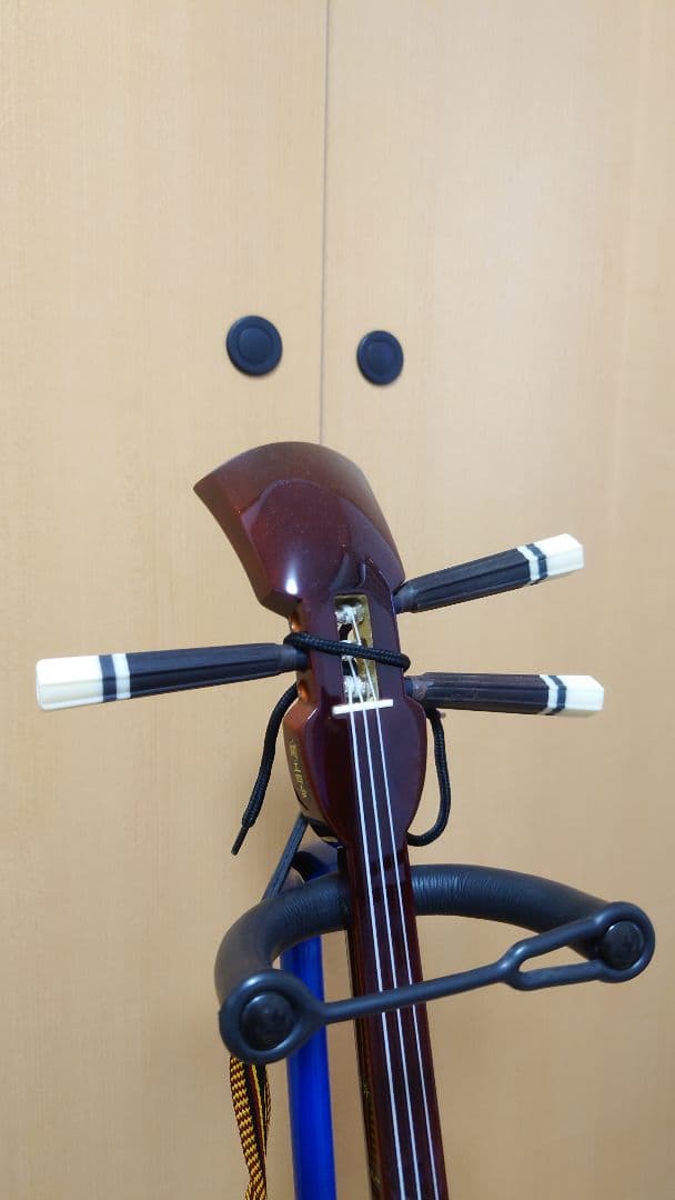 値下げ中！　極上エレキ三線　 人工＋蛇革二重張りのためメンテ不要