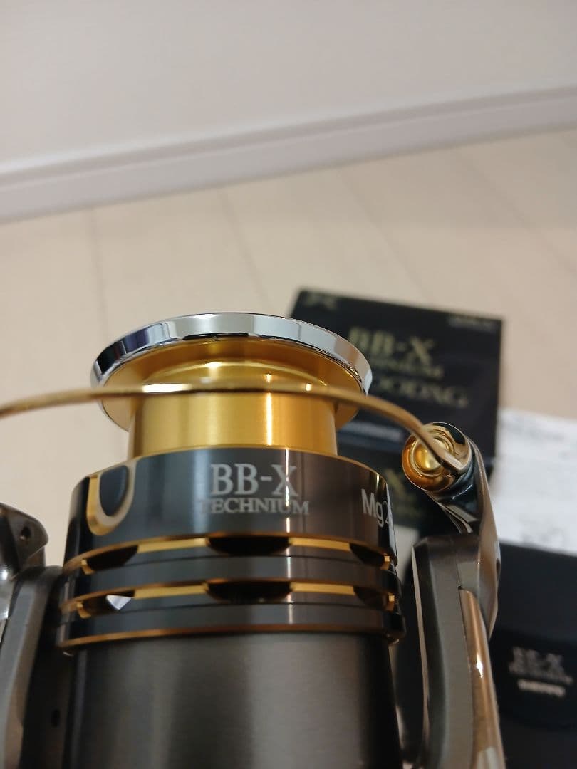 ☆セール☆ [極美品] シマノ　BB-X テクニウム Mg 2500DXG