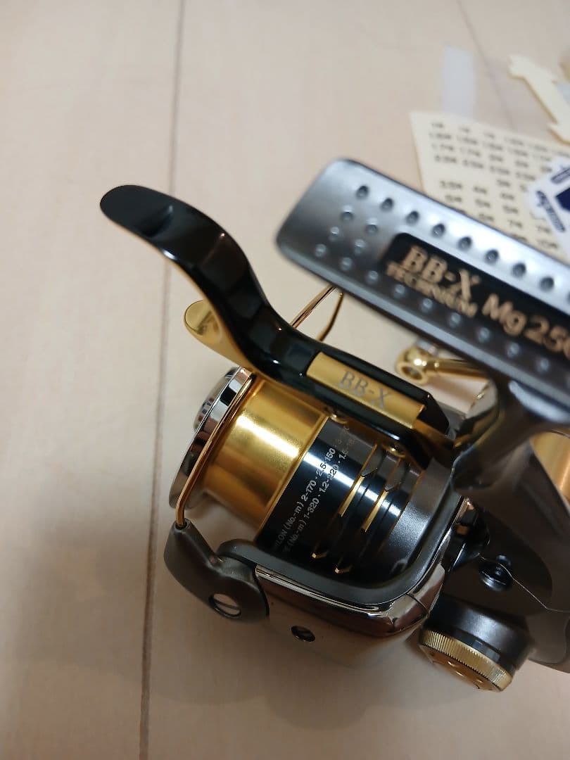 ☆セール☆ [極美品] シマノ　BB-X テクニウム Mg 2500DXG