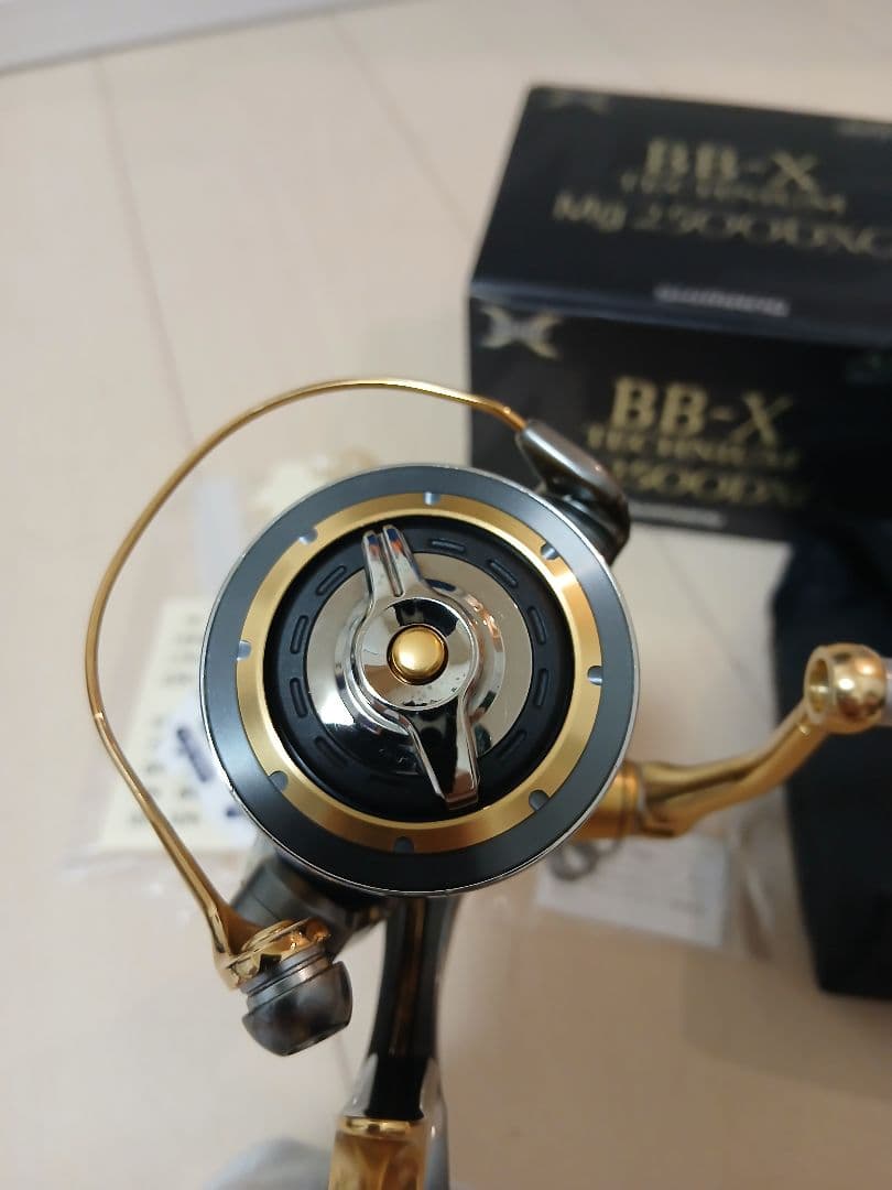 ☆セール☆ [極美品] シマノ　BB-X テクニウム Mg 2500DXG