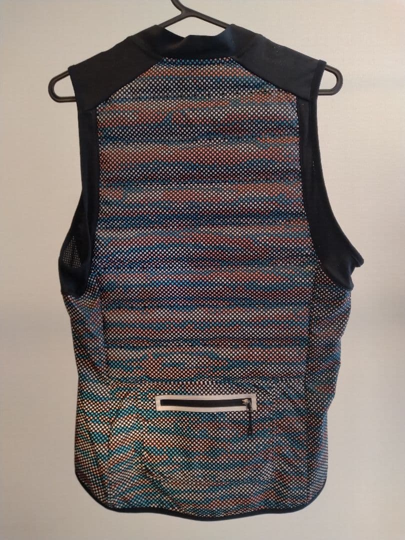 NIKEナイキ ランニング エアロロフト800 フラッシュベスト