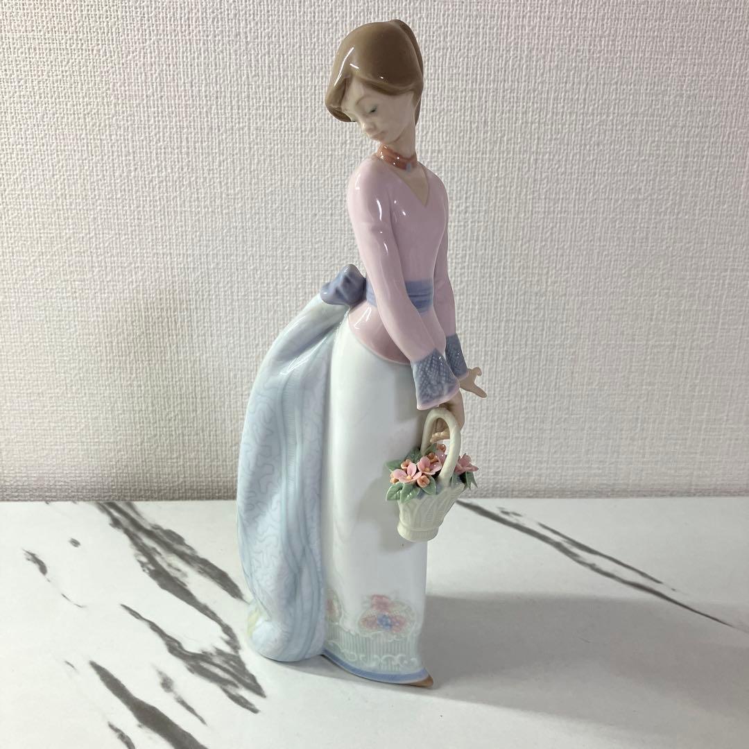 【1/20本日限定】LLADRO リヤドロ 07622 花籠を持つ女性像 箱付
