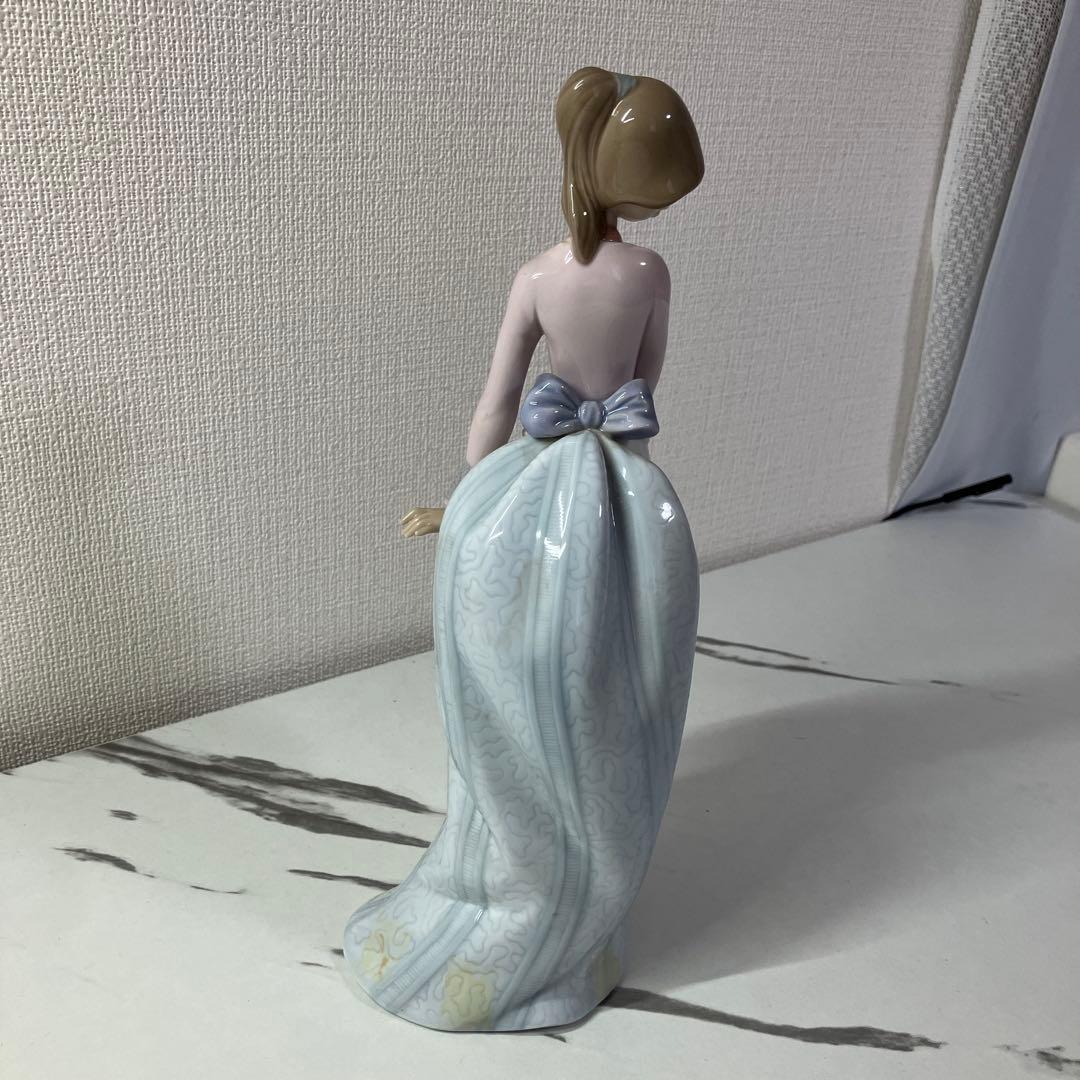 【1/20本日限定】LLADRO リヤドロ 07622 花籠を持つ女性像 箱付