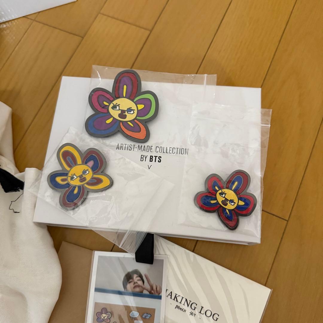 BTS アーティストメイドコレクション V バッグ ブローチ