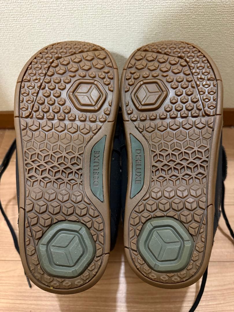 ディーラックス　アースリン　26.5.cm