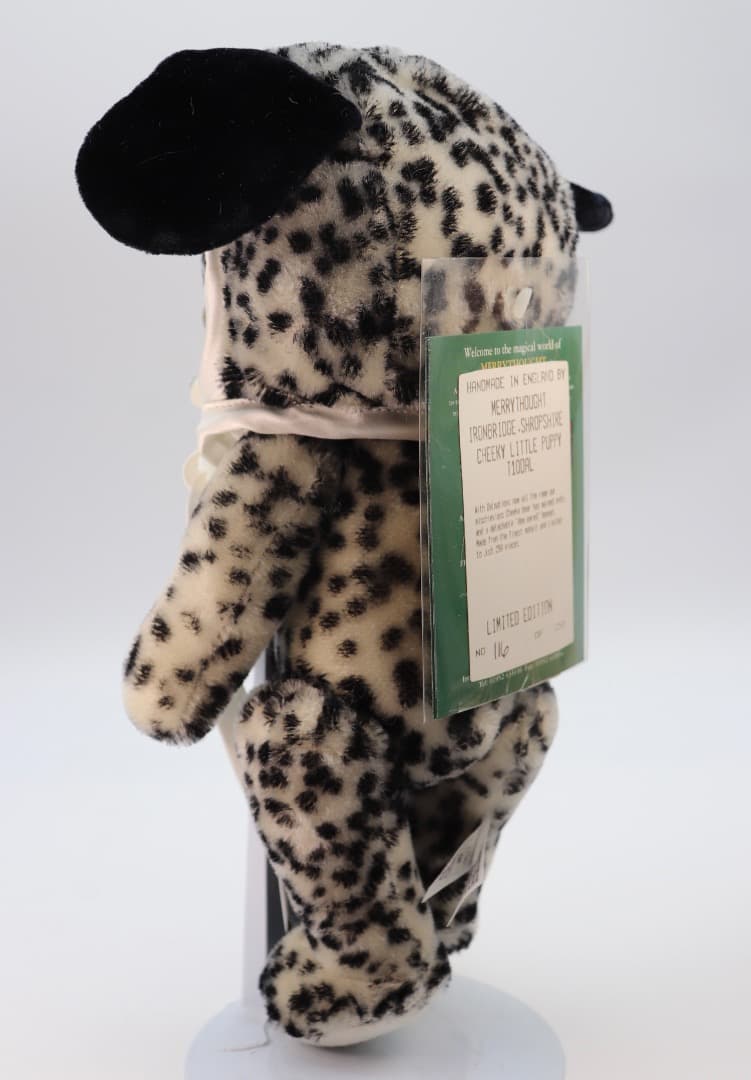 チーキー・リトル・パピィー ボネットを被ったダルメシアンのチーキー 白黒斑点