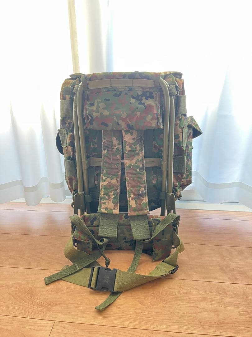 陸自迷彩バックパック 折りたたみチェア付き