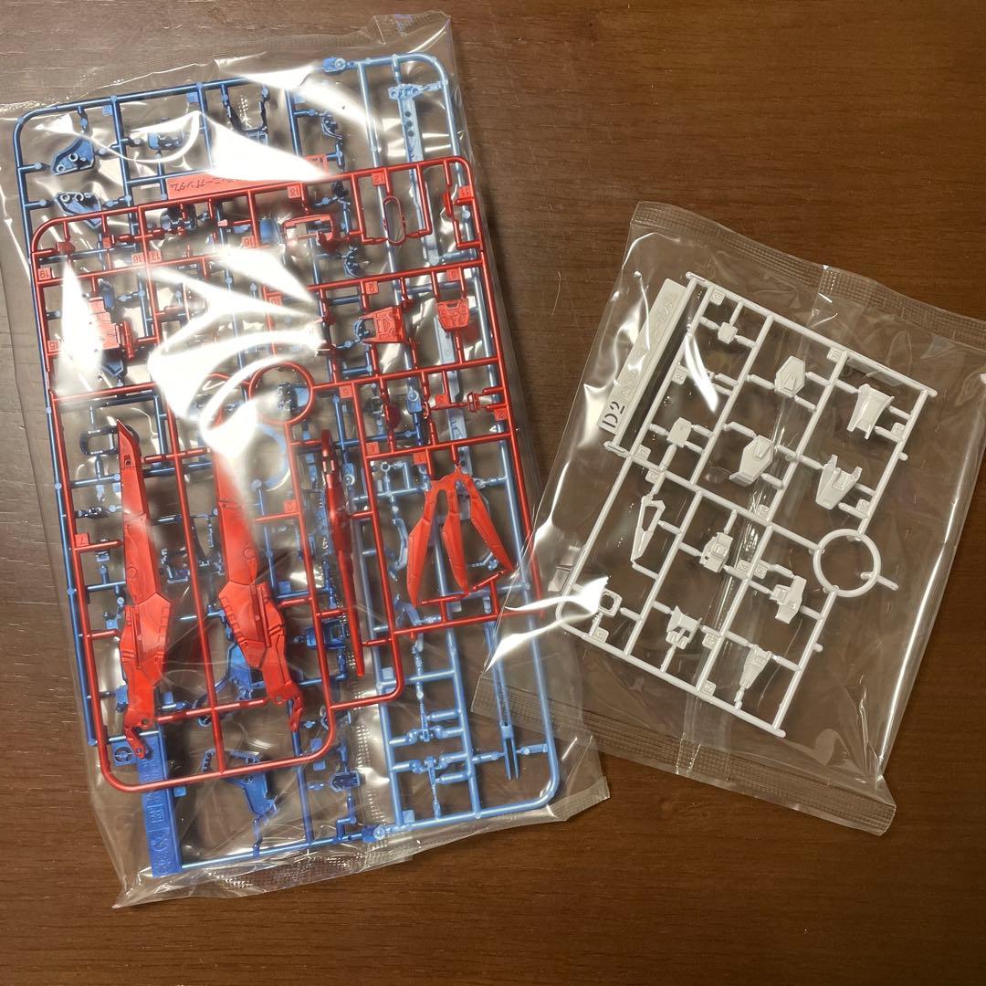 ガンダム プラモデル DESTINY GUNDAM 光の翼 BANDAI