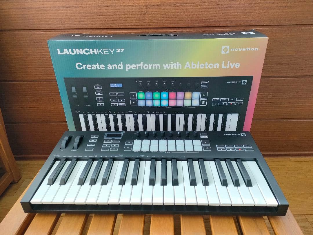 novation LAUNCHKEY 37 MK3 MIDIキーボード