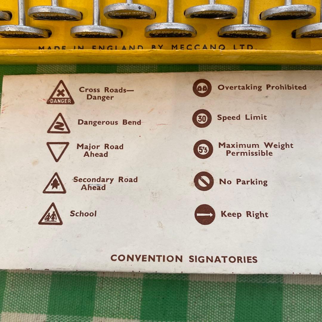 DINKY TOYS no771 ロードサイン