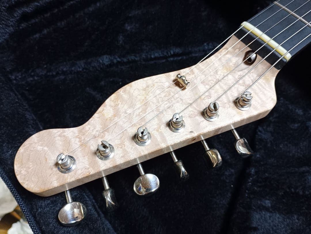 オフセットテレキャスター アッシュボディ バーズアイメイプルネック エボニー指板