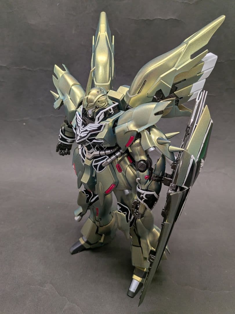 MGクワトロ・バジーナ専用シナンジュ（百式ゴールドカラー）全塗装完成品