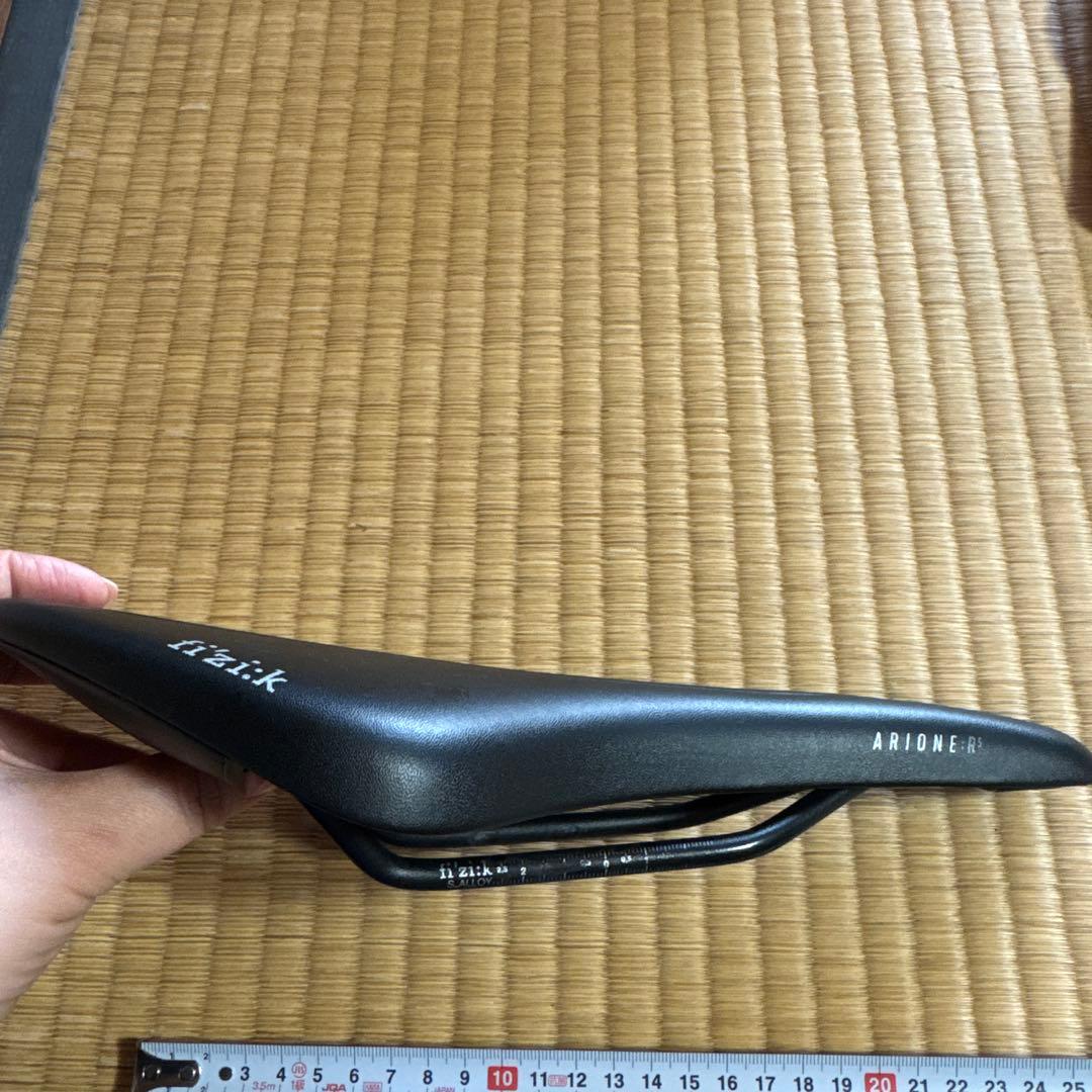 fizik ARIONE R5 オープンサドル