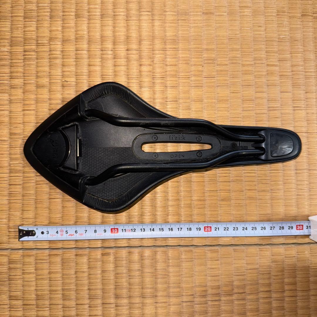 fizik ARIONE R5 オープンサドル