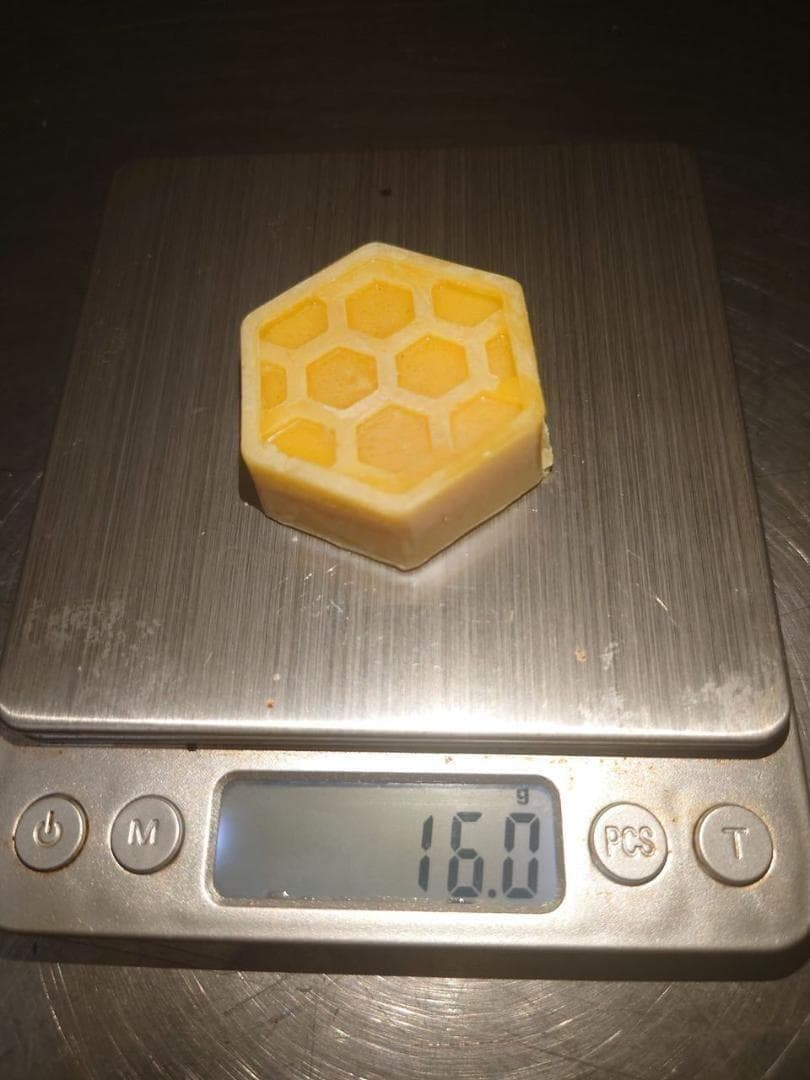 リピータ多数　プロが絞った濃厚な味わいの国産百花蜜　梅酒瓶入り　おまけ付