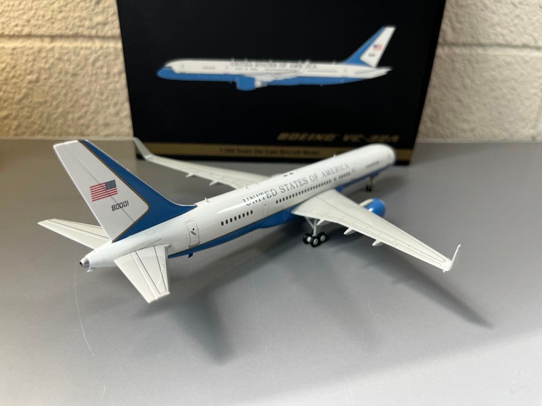 Boeing VC-32A 1/200 モデルプレーン