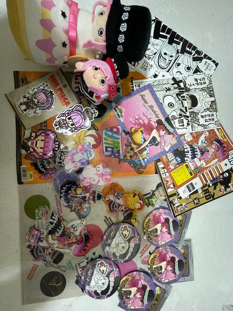 ONE PIECEペローナぬいぐるみ缶バッジアクスタなど
