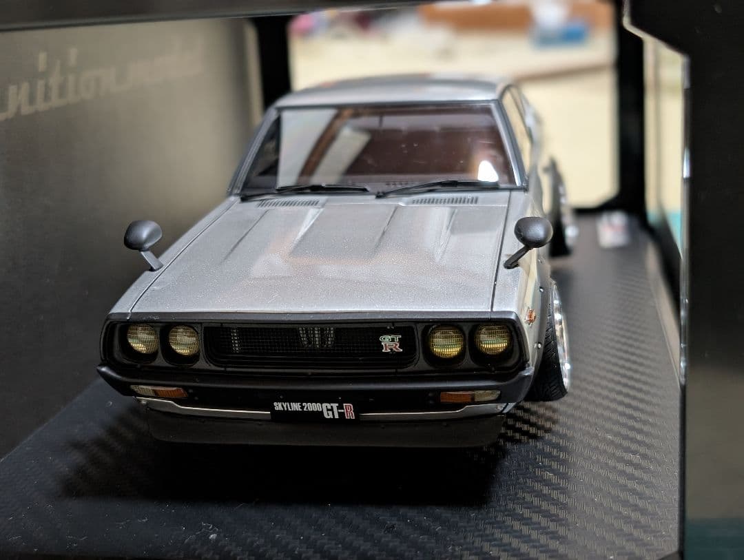 イグニッションモデルスカイライン 2000 GT-R シルバーカスタム　1/18