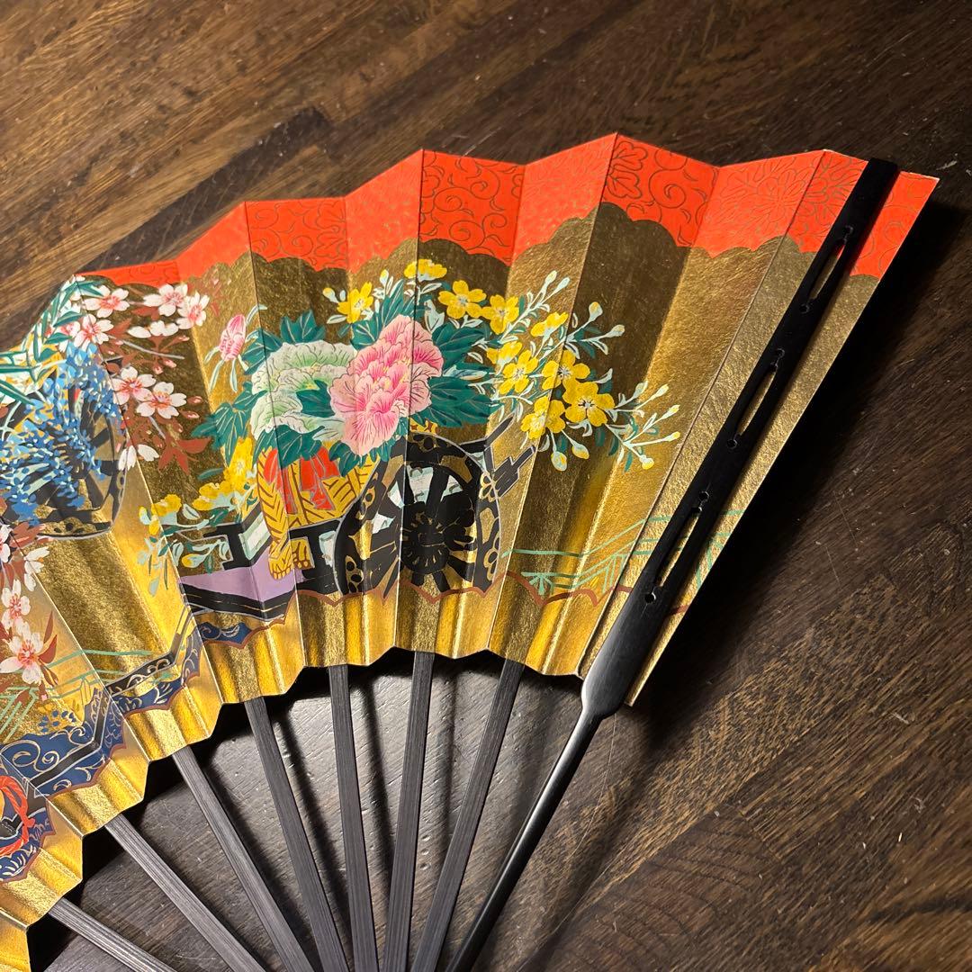 十松屋福井謹製　観世流能扇　鬘扇「朱妻花戦花車」　黒骨　桐箱付き