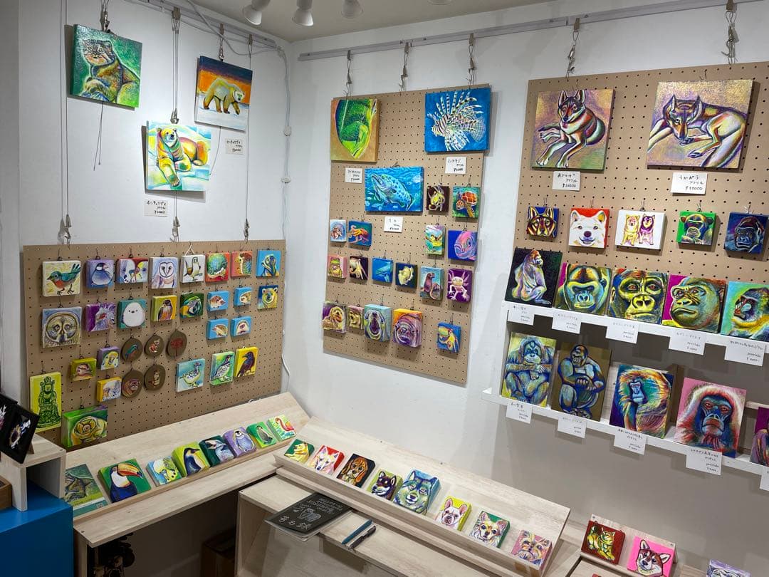 アクリル画　マヌルネコ