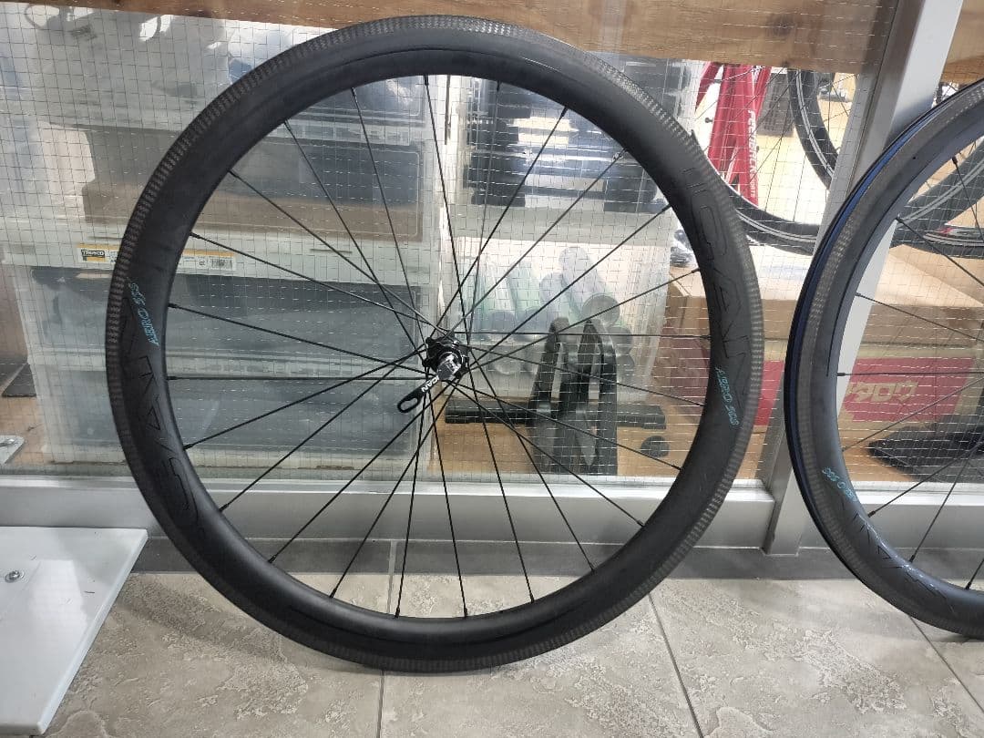 アイカン エアロ50s カ―ボンホイール