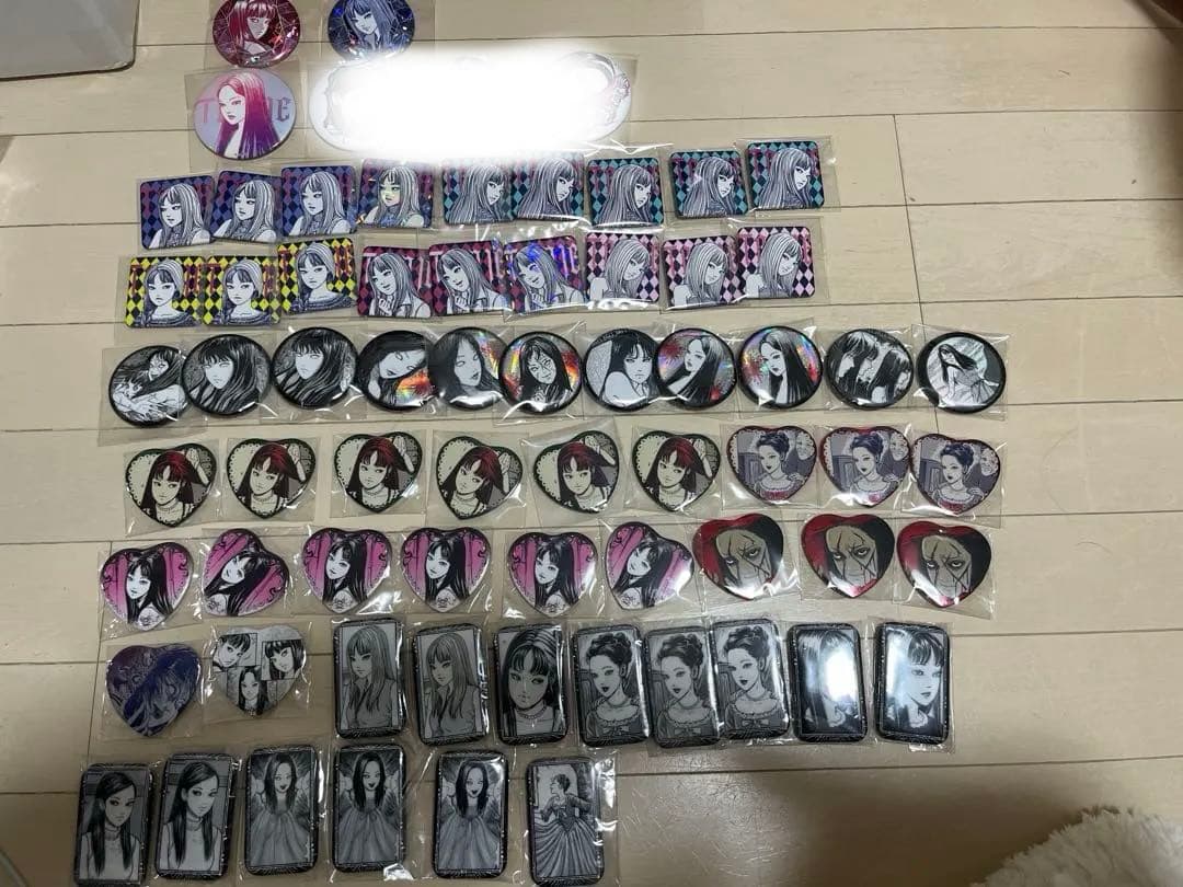 【正規品】バラ売り可能　富江　ホログラム　ラメ入り　オーロラ　バッジ