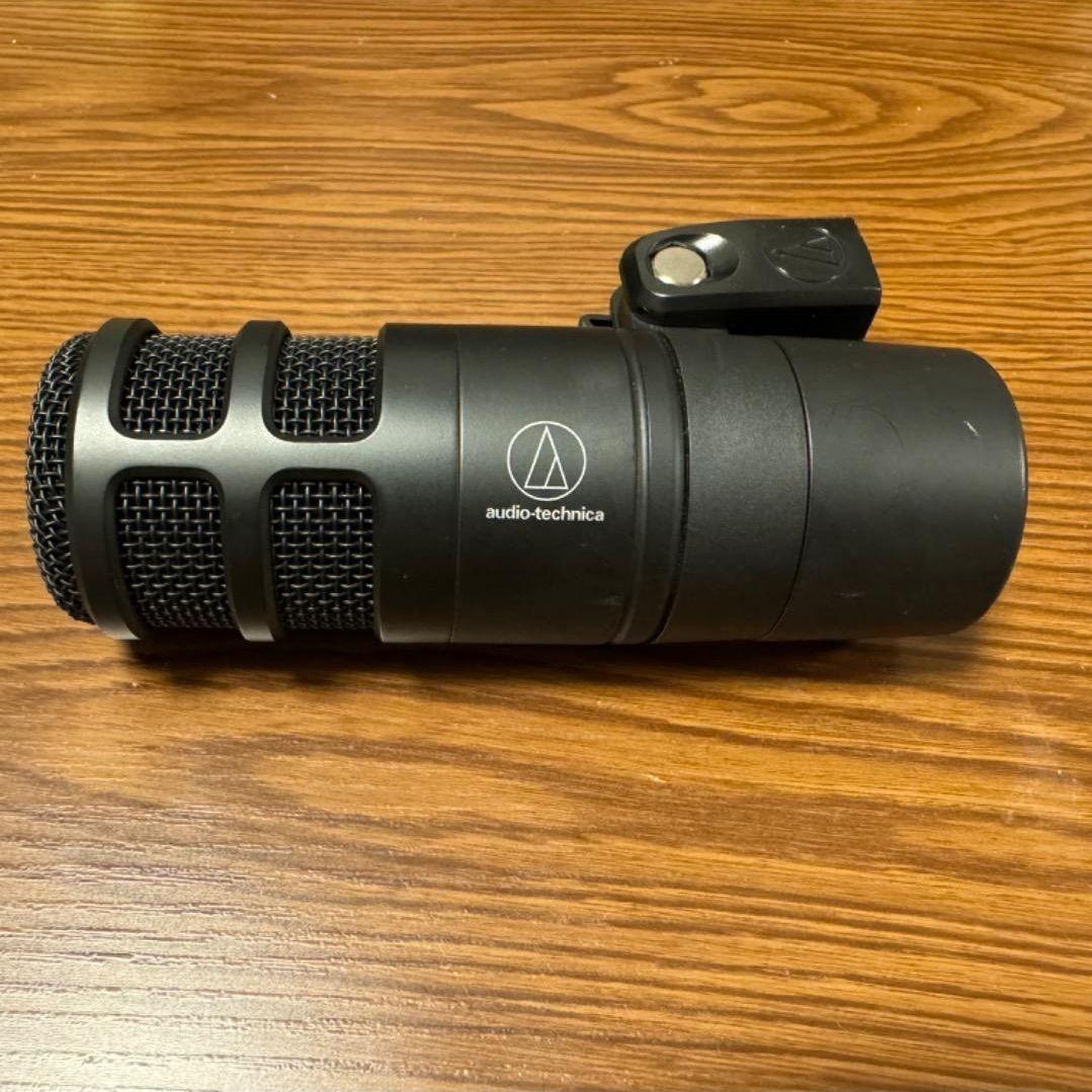 AT2040 audio-technica　ダイナミックマイク（専用ポーチ付き）