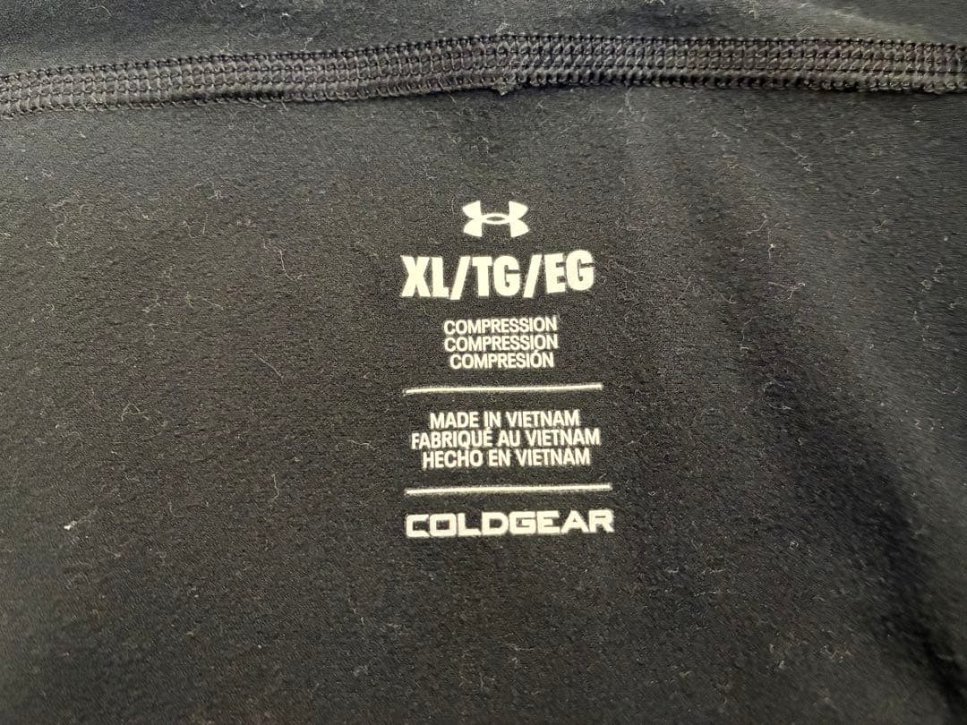 UAコールドウェザープロ　ロングスリーブ モックネック シャツ　レギンス　XL