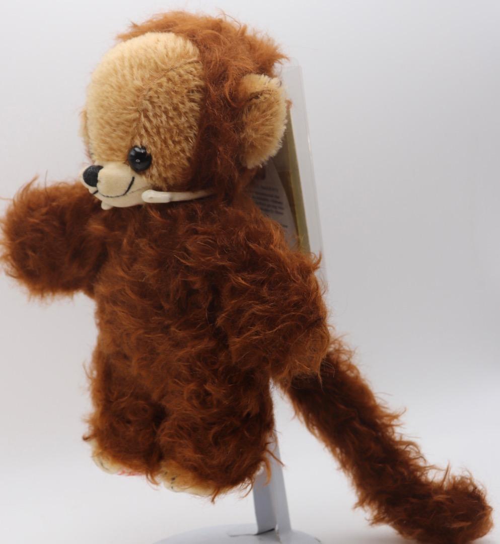 チーキー・モンキー Merrythought 24cm 赤いお尻と長いしっぽ