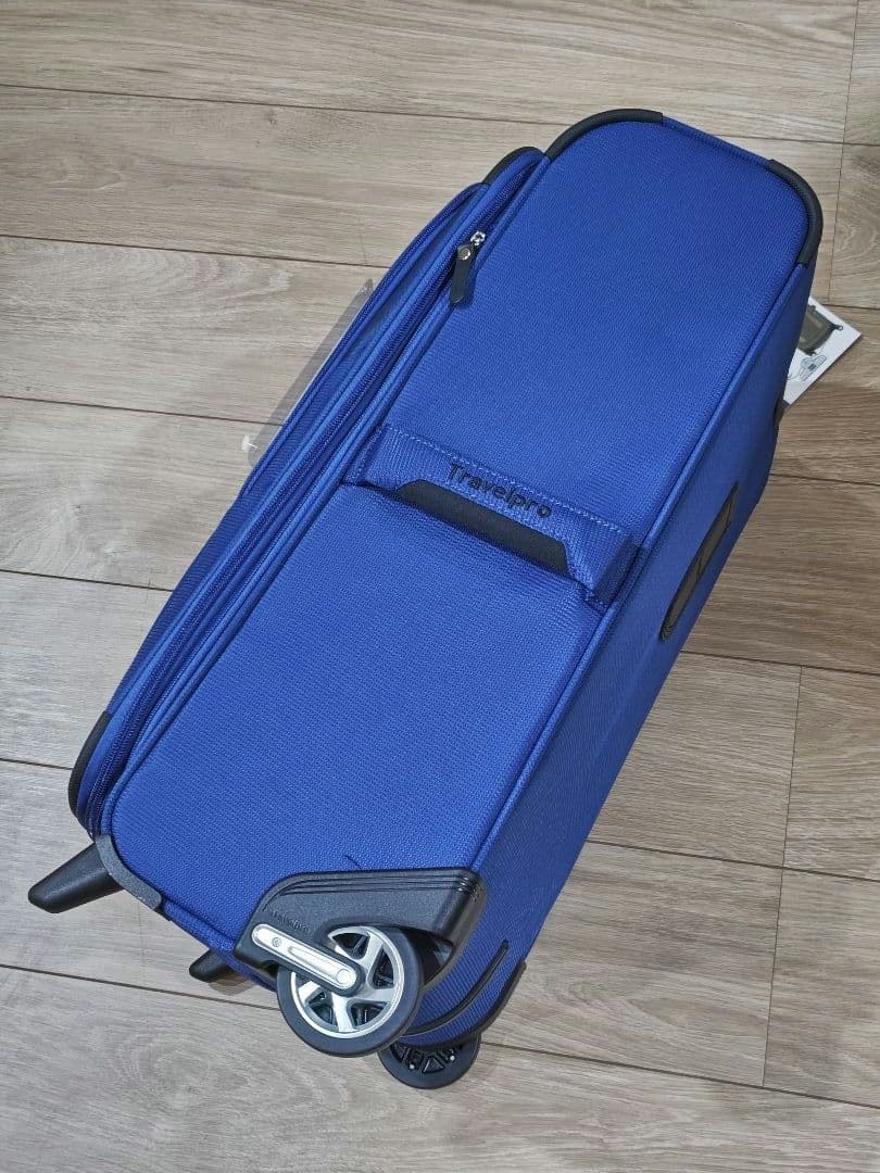 [Travelpro] Maxlite 5 22インチ 拡張可能スーツケース