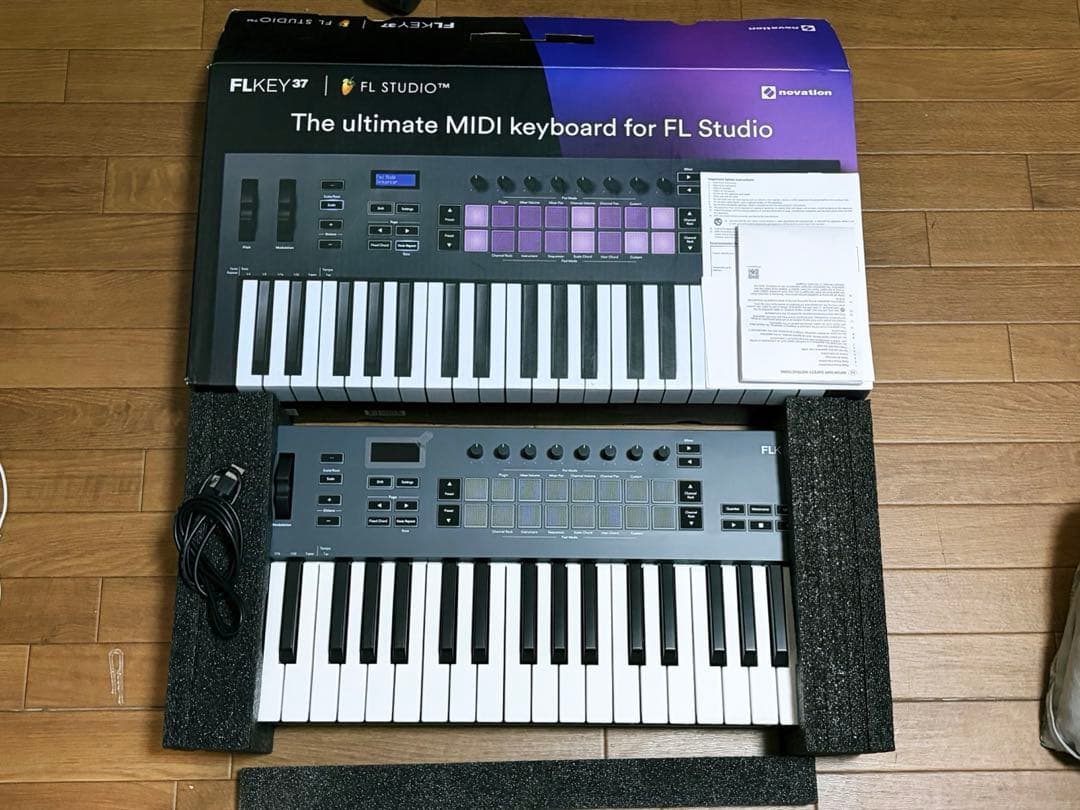 Novation FLKEY 37 MIDIキーボード