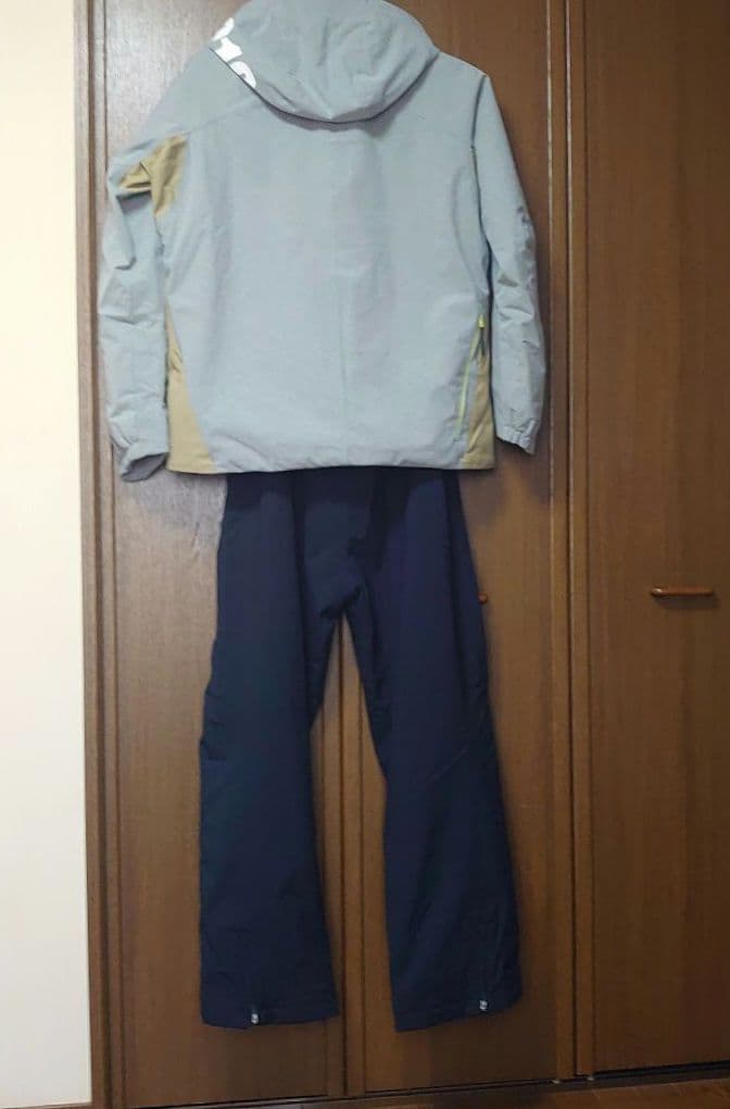 値下げ　オガサカ デサント スキーウェア(O)限定品　極美品