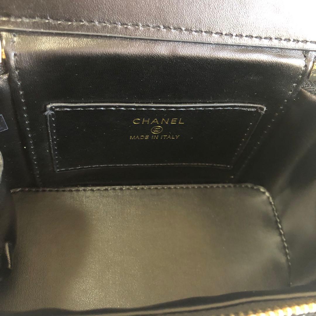 シャネル Chanel VIP ギフト スーイド ショルダーバッグ