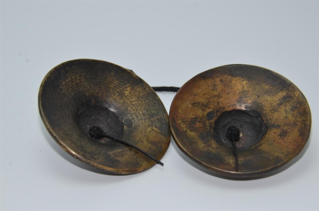 仏具　妙鉢　密教　鳴り物　シンバル　銅鑼　打楽器　仏教美術