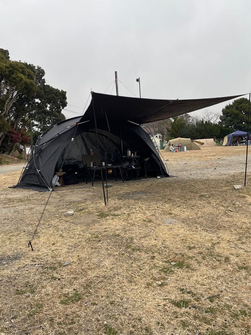 マウンテンハイカー、ドーム型　シェルターテント黒