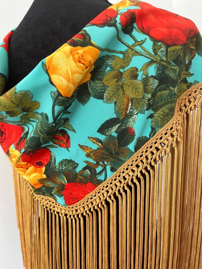 フラメンコ　ターコイズブルー花柄　ゴールドフレコ　スペイン製　マントンシージョ