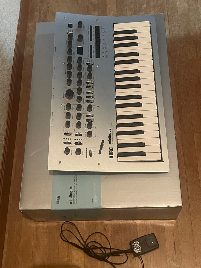 KORG minilogue アナログシンセ　37key 美品