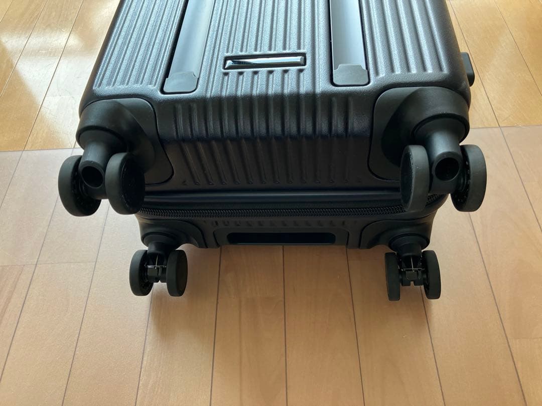 イノベーター　スーツケース　ダークネイビー　38L 機内持ち込み可