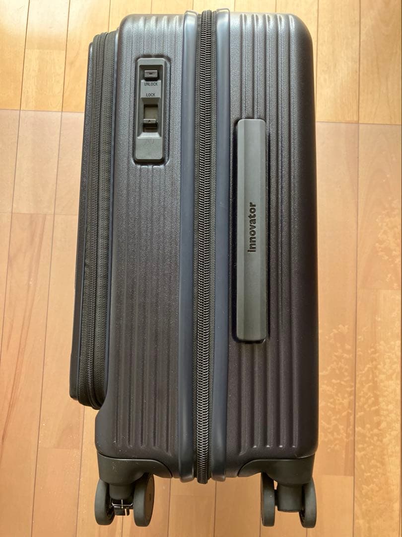 イノベーター　スーツケース　ダークネイビー　38L 機内持ち込み可