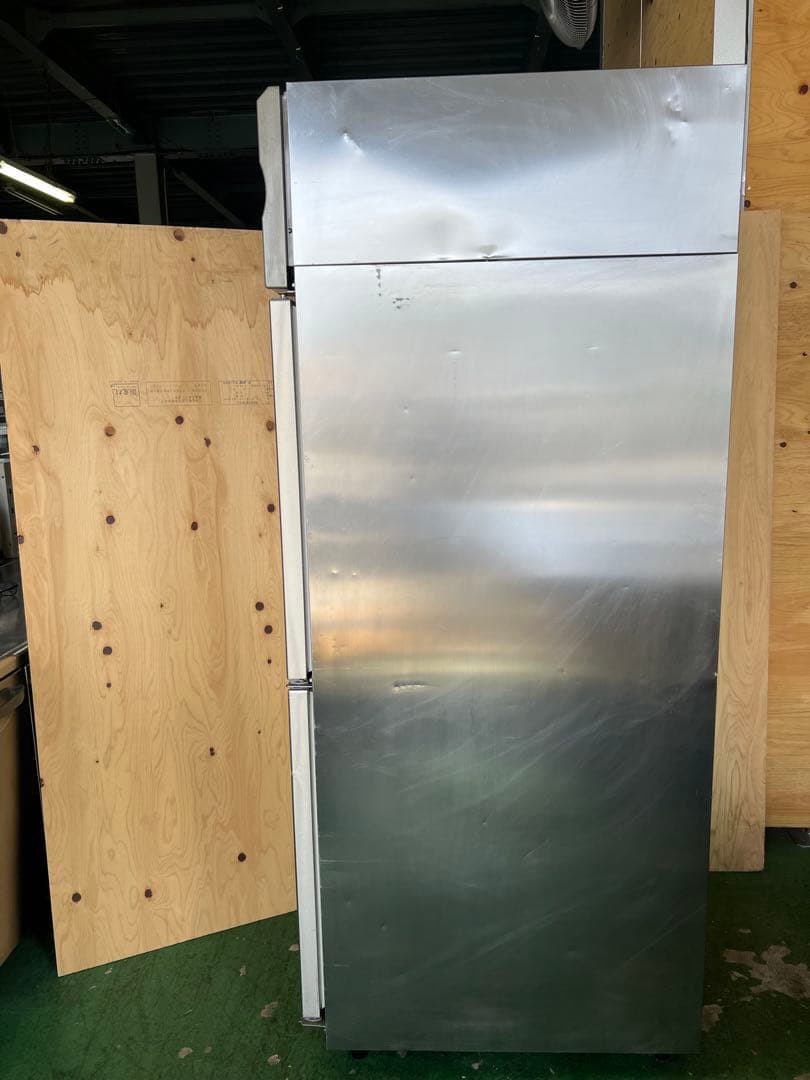 2019年ホシザキ縦型冷蔵庫 625x800x1890