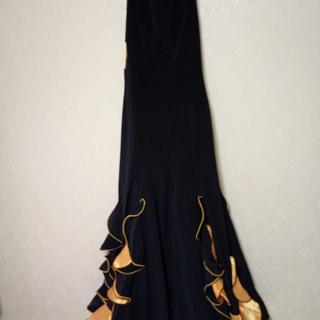 フラメンコ衣装 　黒と黄金系のシックなデザイン