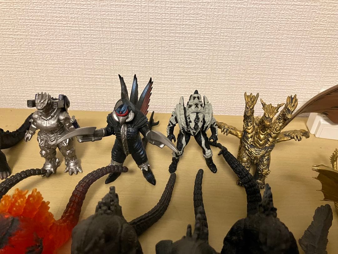 （値下げ）ゴジラ・ガメラ HG ガチャガチャ その他シリーズ 約80体セット