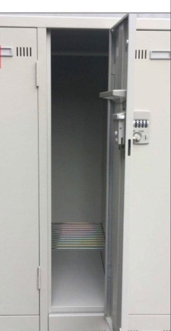 【引き取り限定】70%OFF 激安！！新品8人用　鍵付きロッカー