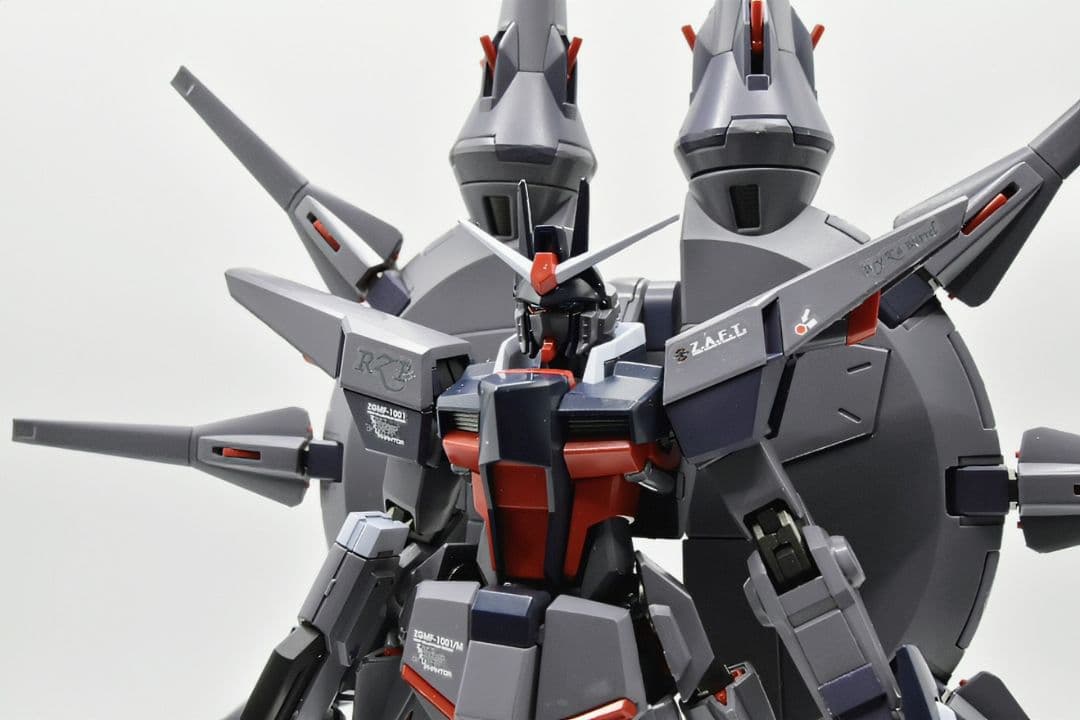 〚 HGCE 1/144 レジェンドガンダム〛塗装済完成品