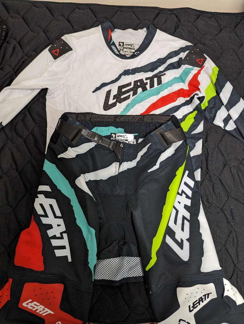 23 LEATT 5.5 MXウエア 上下セット Tiger