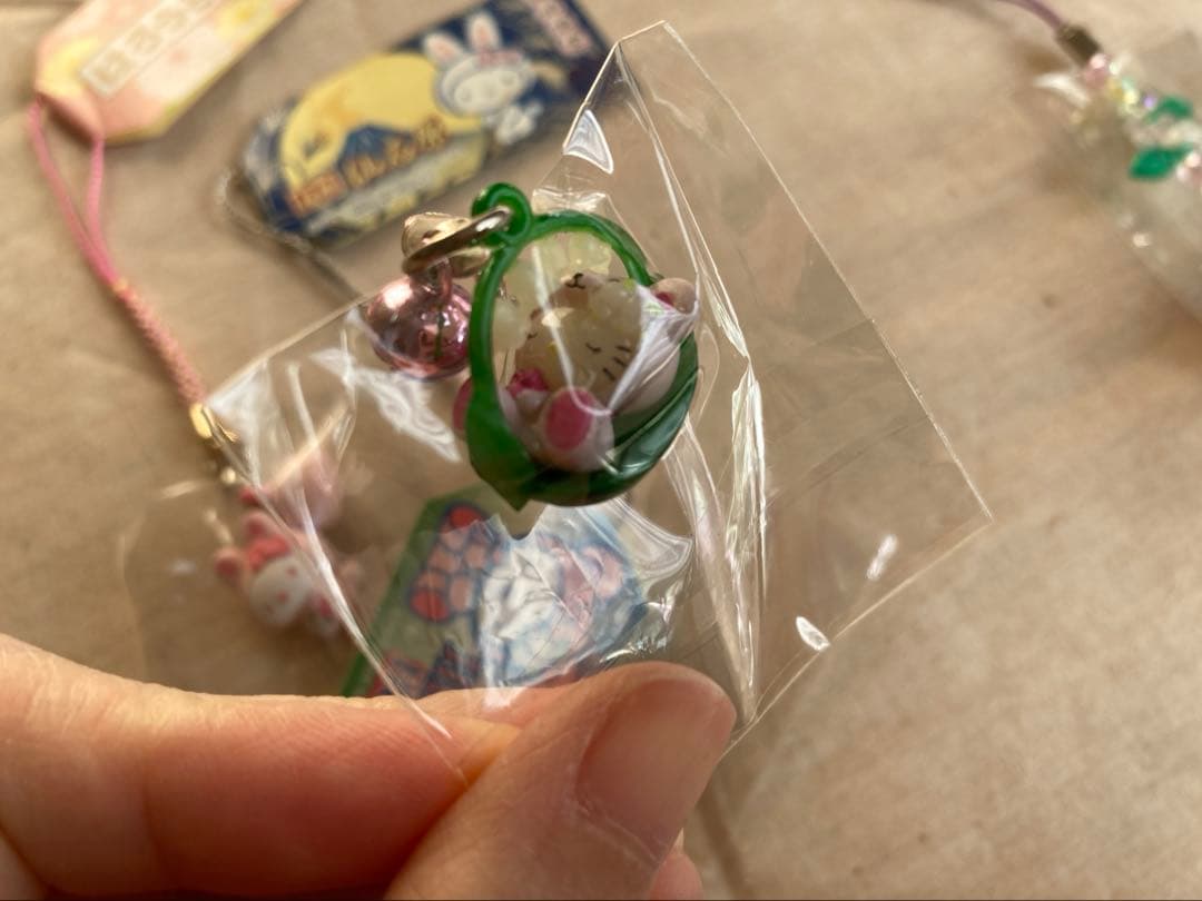 キティ　ストラップ　うさぎ　動物　北海道　箱根　仙石原　ピンク　和柄　根付け