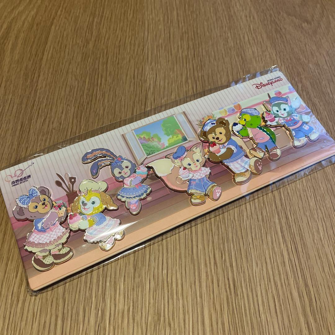 ダッフィー＆フレンズ 非売品 ピンバッジ ディズニー HKDL