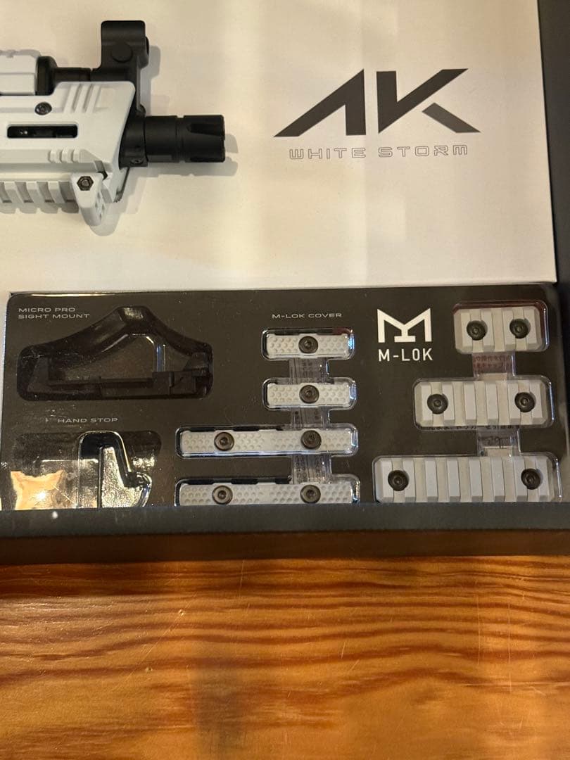 東京マルイ　次世代電動ガンAK47WHITE STORM